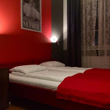 Tramp Aparthostel Krasków Eksteriør bilde